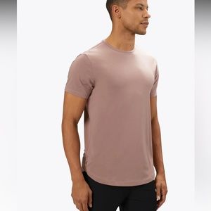 Cuts AO Curve-Hem Tee Short Sleeve Tee Shirt